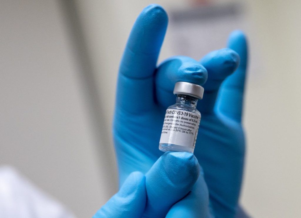Greece accepting most Covid-19 vaccines for travel